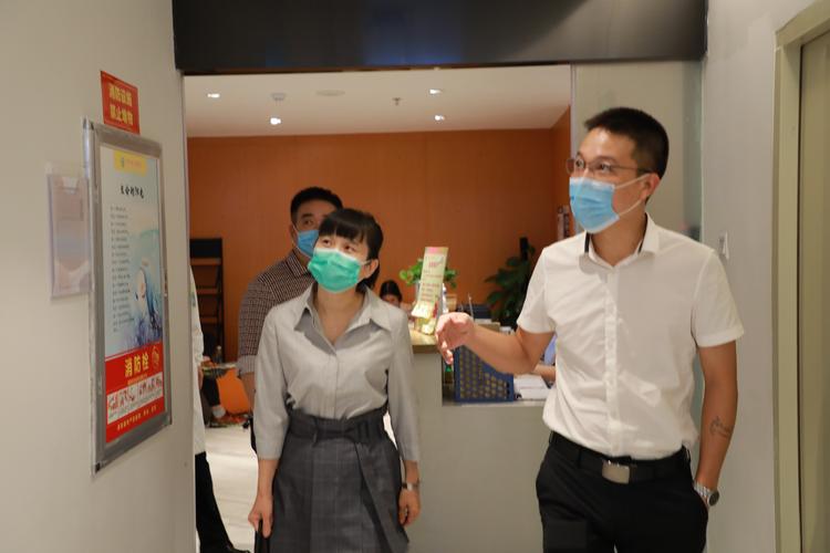广州私人伴游合法吗？其行业现状与潜在风险解析